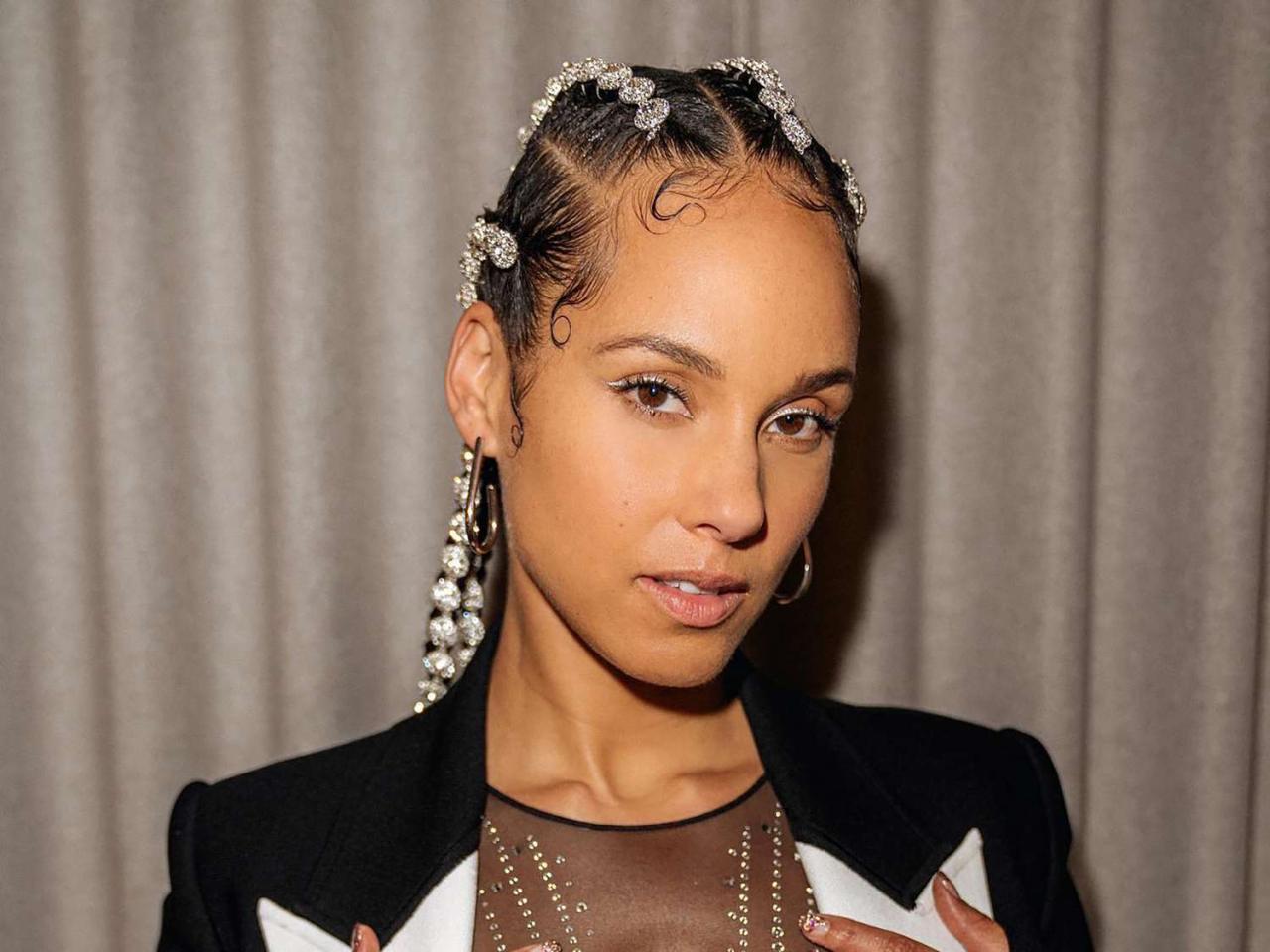 Alicia Keys Brings 'Spring Energy' in Bright Bikini Beach Video ...