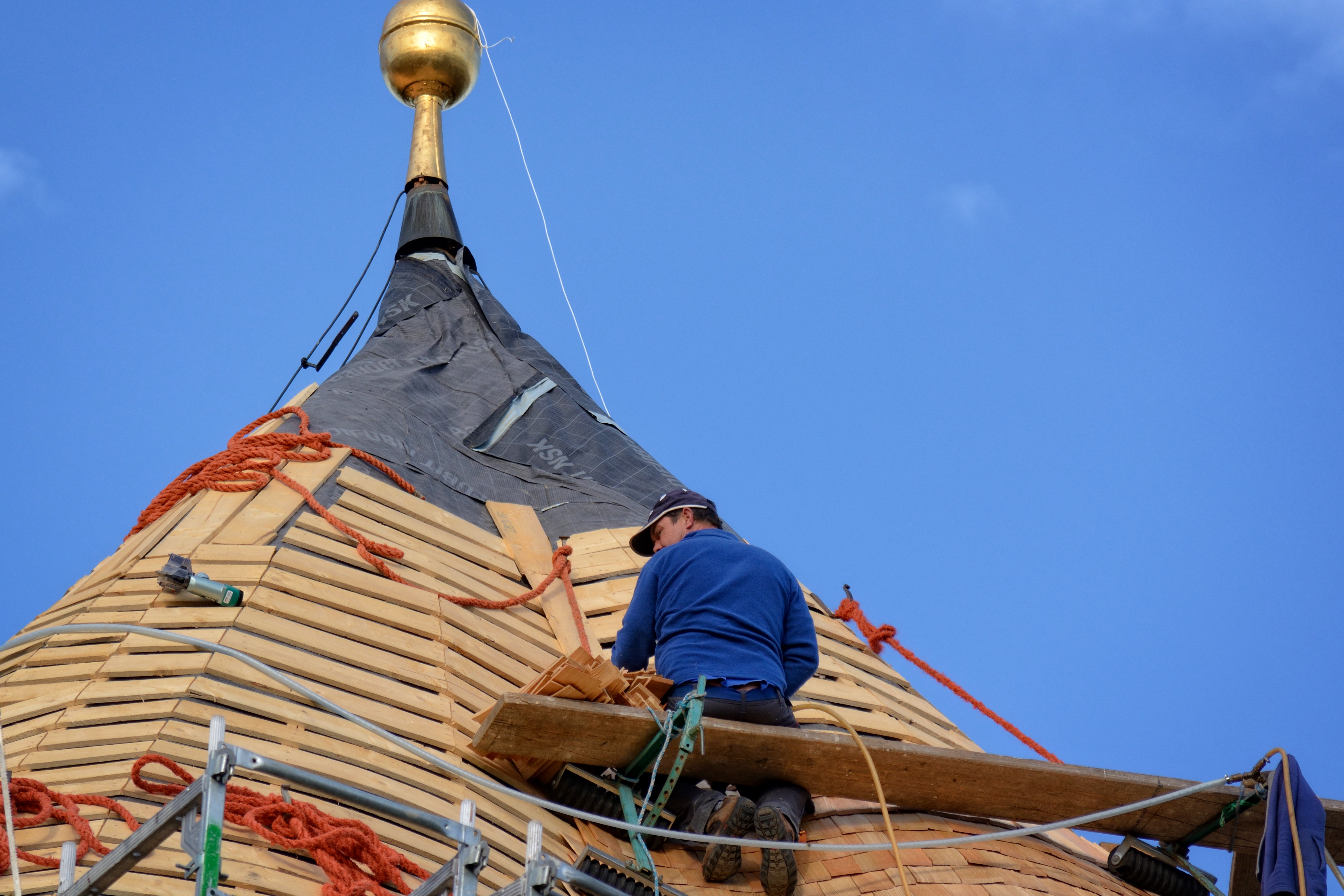 Roofing lead generator